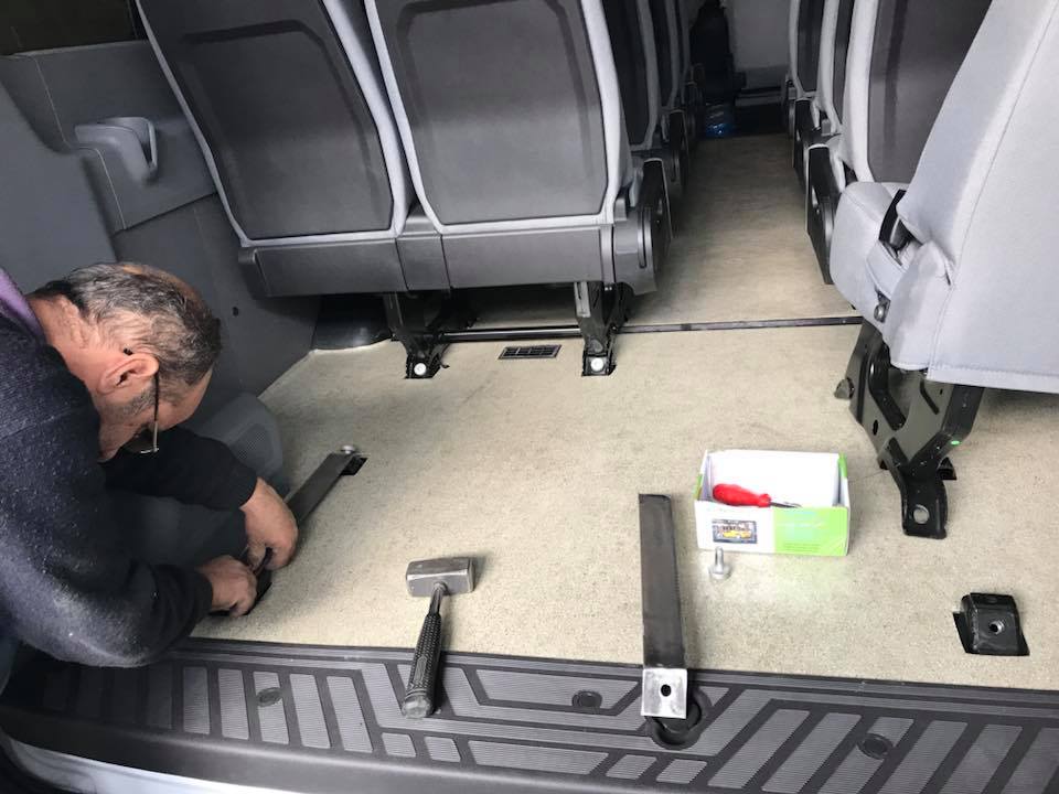 Çeta alüminyumla VE alt taban tahtası ve muşamba, araç içi kaplama servis aracı okul taşıtı ,panelvan minibüs otobüs dizaynı tasarımı ali acar Usta. Ankara 05389606235