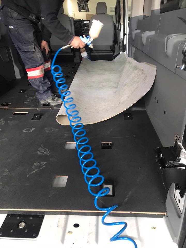 Çeta alüminyumla VE alt taban tahtası ve muşamba, araç içi kaplama servis aracı okul taşıtı ,panelvan minibüs otobüs dizaynı tasarımı ali acar Usta. Ankara 05389606235